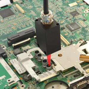 Measuring the temperature of electronic components using the PyroCube pyrometer